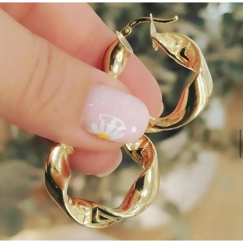AROS VICTORIA. ORO18k.